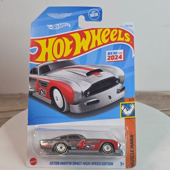 Hot Wheels Die-Cast Car Collection: 68 Lotus Type 49 Dimachinni Veloce & Aston M - Picture 8 of 16